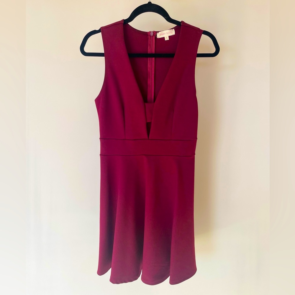 L dress with cutout